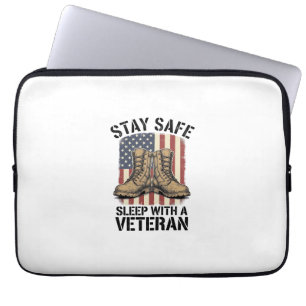 Bleib sicher schlaf mit einem Veteranen Vintage St Laptopschutzhülle