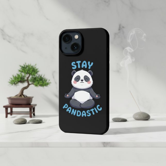 Bleibe Pandastic T - Shirt, Funny Panda Meditation iPhone Hülle (Von Creator hochgeladen)