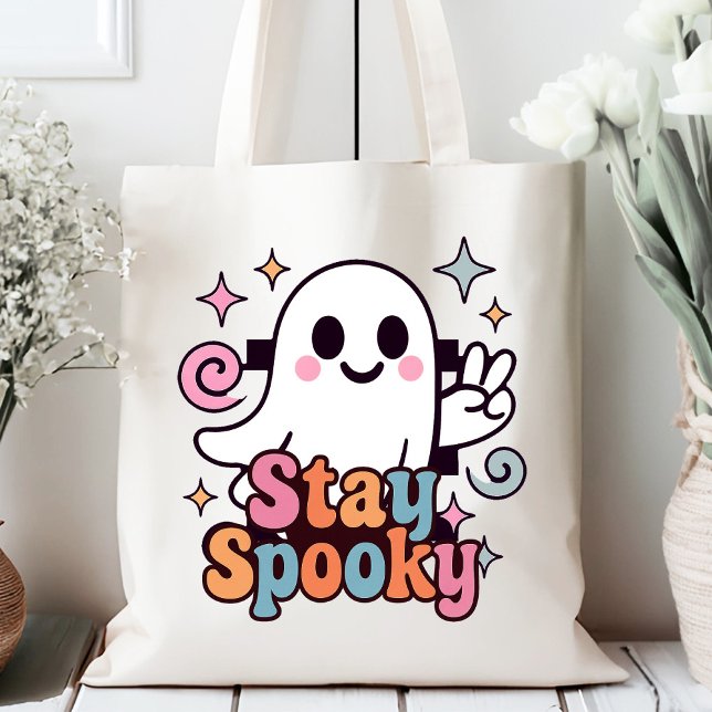Bleibe Spooky Groovy Ghost Retro Pastel Halloween Tragetasche (Celebrate Halloween season in style with this groovy ghost stay spooky design.)