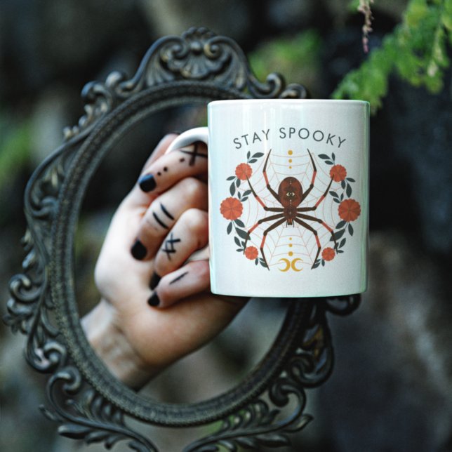 Bleibe Spooky Halloween Spider Zweifarbige Tasse (Von Creator hochgeladen)