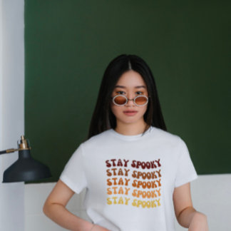 Bleibe Spooky pastellfarbenes Halloween Spooky-Des T-Shirt