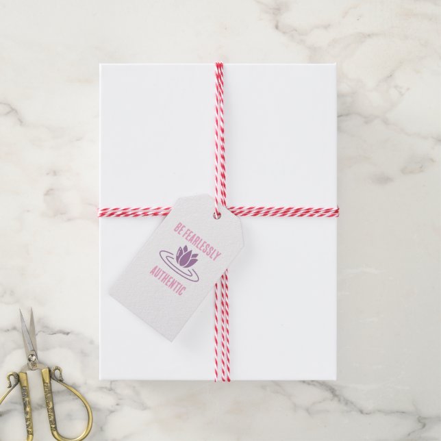 Bleibe True, Bleibe Fett: Furchtlos authentisch" Geschenkanhänger (Mit Garn)
