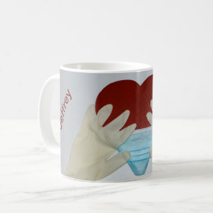 Bleiben Sie gesund mit Maske und Ihrem Namen  - Kaffeetasse