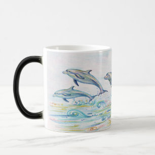 Blendungs-Delphine, die Tasse verwandeln