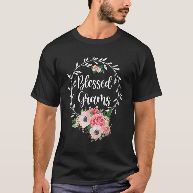 Blessed Grams  Flower Decor T-Shirt (Vorderseite)