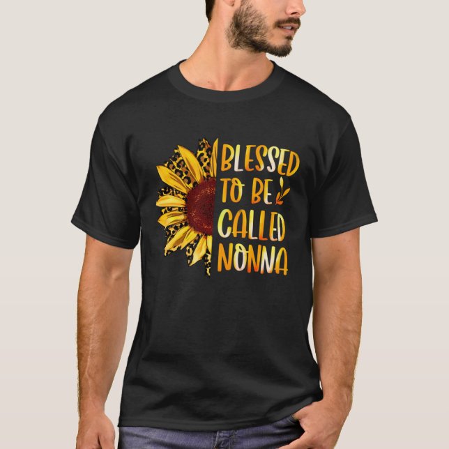 Blessed To Be Called Nonna Cute Sunflower Mothers  T-Shirt (Vorderseite)
