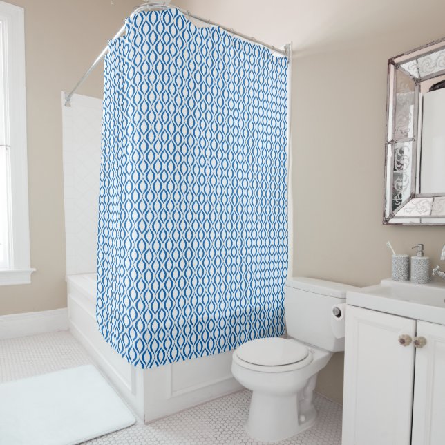 Bleu et blanc, jolie rideau de douche à motifs (En situation)