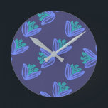 Bleu modern flowers runde wanduhr<br><div class="desc">Blue flowers modern trendy clock pattern .</div>