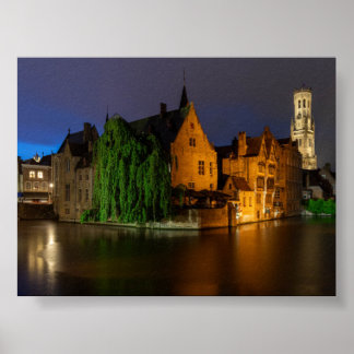 Blick auf Brügge bei Nacht Poster
