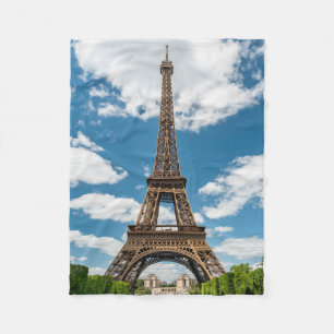Blick auf den Eiffelturm vom Champ de Mars-Park Fleecedecke