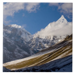 Blick auf den Mount Jichu Drake, Bhutan. Fliese
