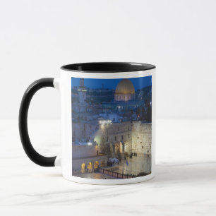 Blick auf den Western Wall Plaza, spätabends Tasse
