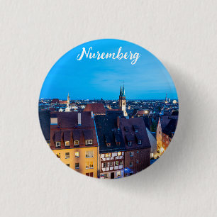 Blick auf die Altstadt von Nürnberg bei Nacht Button