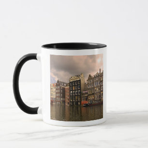 Blick auf die einzigartige Architektur und Giebel Tasse