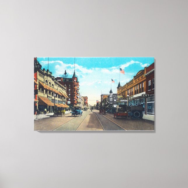 Blick auf die Hauptstraße mit Model-T Ford Cars Leinwanddruck (Vorderseite)