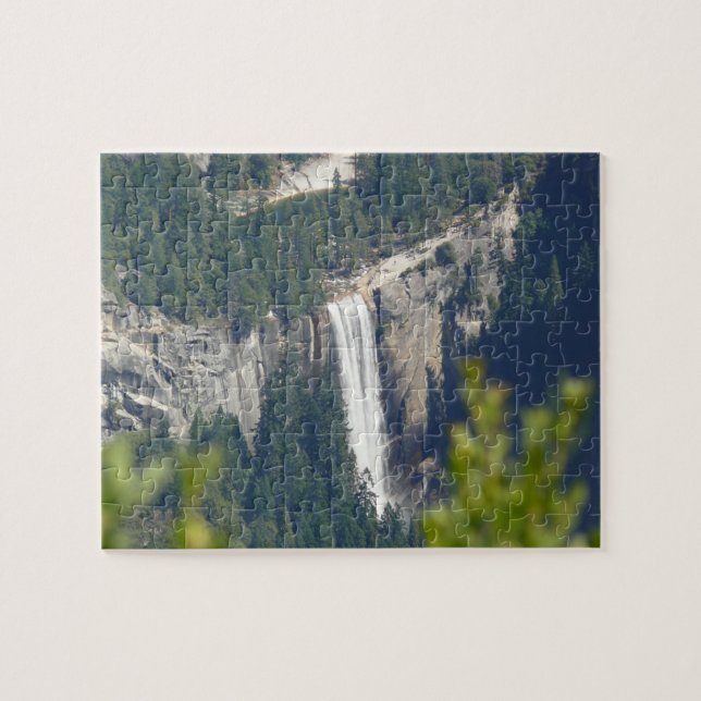 Blick auf die Vernalfälle von Glacier Point, CA (Horizontal)