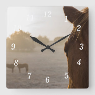 Blick auf die Wall-Uhr Quadratische Wanduhr