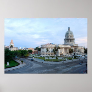 Blick auf ein Gebäude der Hauptstadt in Havanna, K Poster