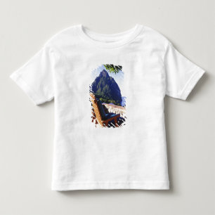 Blick auf Gros Piton vom Stonefield Estate Villa Kleinkind T-shirt