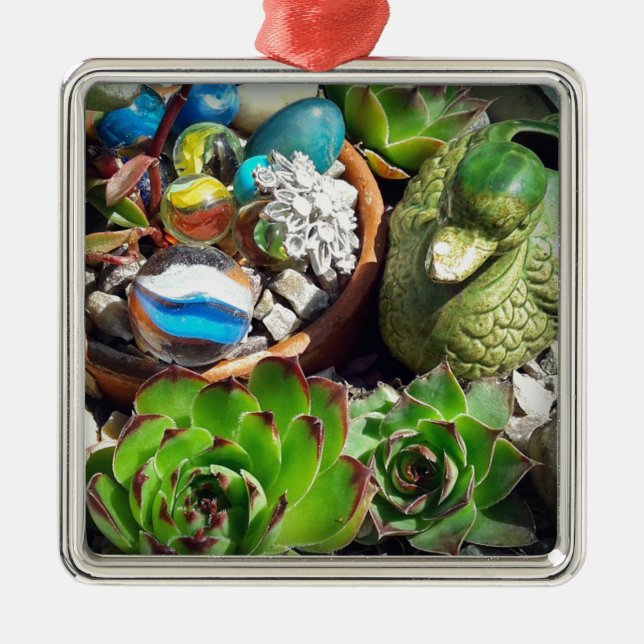 Blick auf Hübsche Enten und sukkulente Pflanze Silbernes Ornament (Vorne)