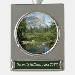 Blick auf Mirror Lake im Yosemite National Park Banner-Ornament Silber