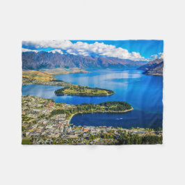 Blick auf Queenstown vom Gipfel von Bob, Neuseelan Fleecedecke