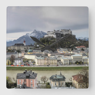 Blick über Salzburg Österreich Quadratische Wanduhr