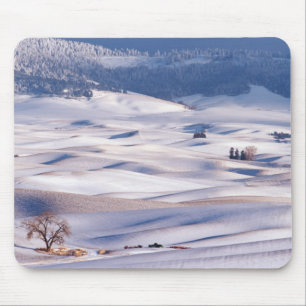 Blick vom Steptoe Butte auf rollende Hügel bedeckt Mousepad