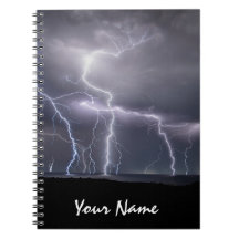 Blitzschlag Gewitter Schwarzes und Lila Foto