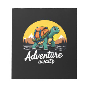 Bloc-note Adventure Awaits est Hiking Adventures est A l'ext