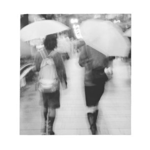 Bloc-note Asie, Japon, Tokyo. Jeunes femmes et parapluies.