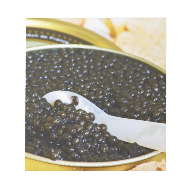 Bloc-note Caviar noir et une cuillère de nacre à (Devant)