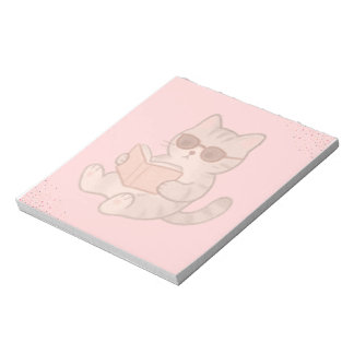 Bloc-note Chat Mignon Lisant un Livre Pastel Rose Esthétique