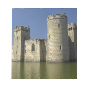 Bloc-note Château de Bodiam (1385), reflété dans le douve, à