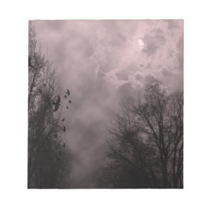 Bloc-note Ciel rouge sang hanté avec des ravens