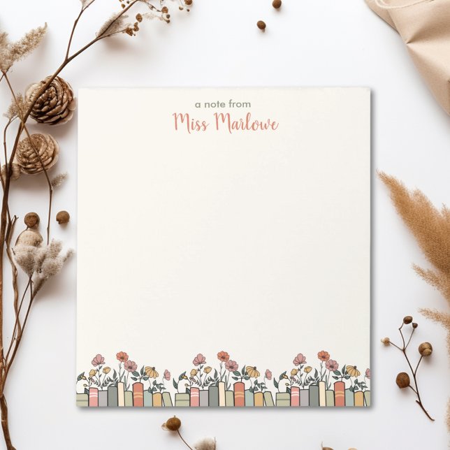 Bloc-note Livre fleur sauvage Enseignant frontalier personna (This Wildflower Book Border Personalized Teacher Appreciation Notepad makes a great teacher gift.)