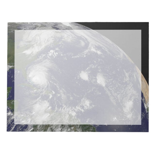 Bloc-note L'Ouragan Irene Traverse Les Bahamas. (Devant)