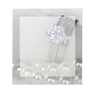 Bloc-note Mariage des anneaux de diamant et des perles blanc