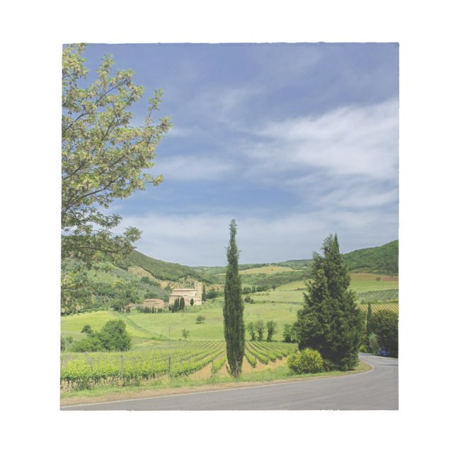 Bloc-note Route de campagne courbée entre cyprès dans (Devant)