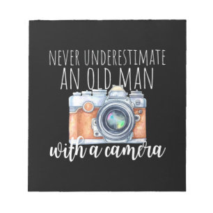 Bloc-note Vieux Homme Avec Caméra