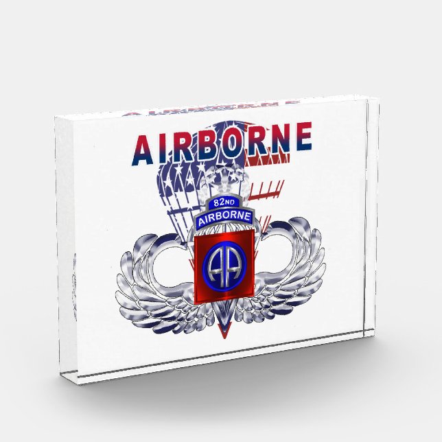 Bloc Photo 82e division aéroportée Parachutiste aéroporté (Gauche)