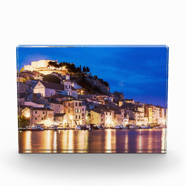 Bloc Photo La ville croate de Sibenik la nuit (Devant)