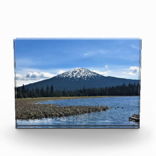 Bloc Photo Mont Bachelor at Hosmer Lake, OR