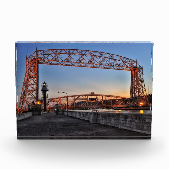 Bloc Photo Pont de levage aérien et phare Duluth Minnesota (Devant)