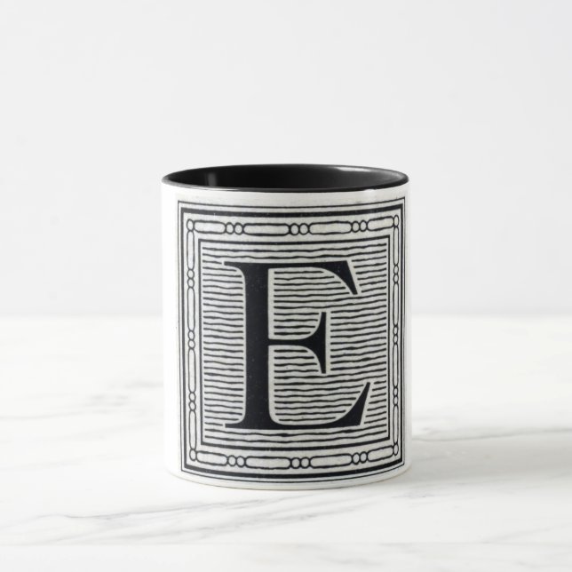 Blockbuchstabe "E" Holzschnitt Holzblock-Urschrift Tasse (Zentrum)