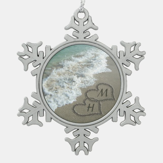 Blockierte Herzen am Strand Schneeflocken Zinn-Ornament (Vorderseite)
