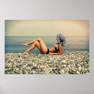 Blond Frau am Strand Poster