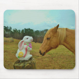 Blond Gelbes Pferd & Ostersonnen Mousepad