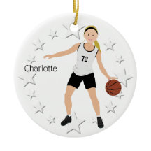 Blonde Basketball Girl in Schwarz und Weiß