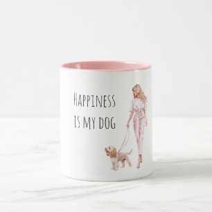 Blonde Dame führt Hund spazieren Tasse